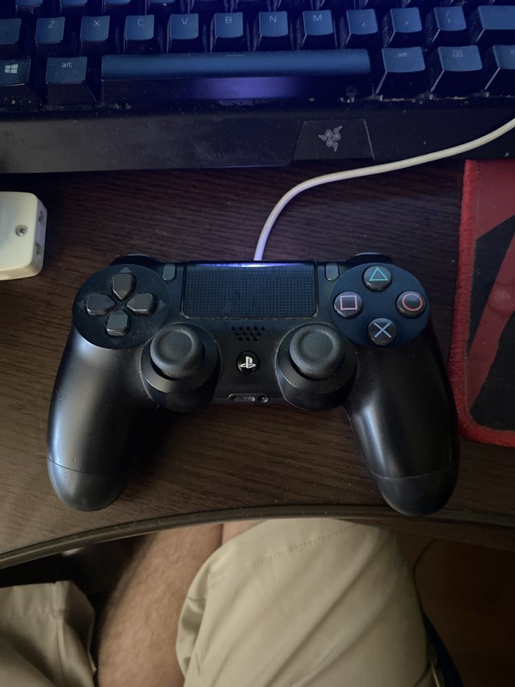Sony PlayStation 4 1TB Stare impecabila + maneta originala