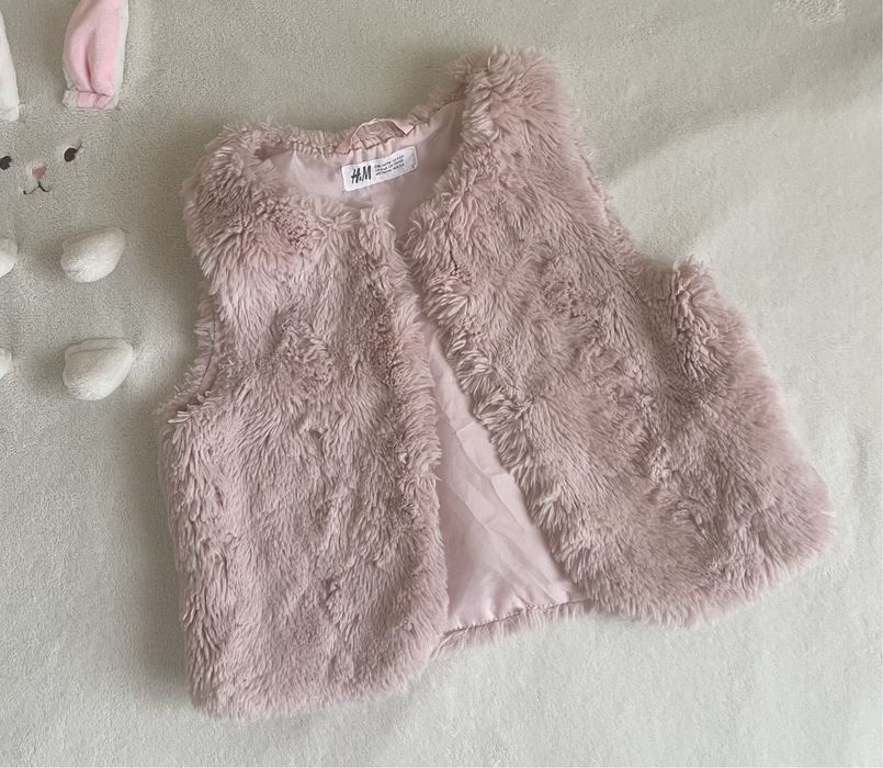 Страхотен коледен лот (пухкаво елече Hm и червена рокличка) р-р 116!