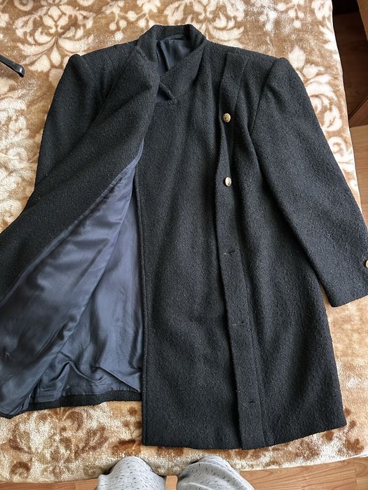 Дамско черно вълнено палто