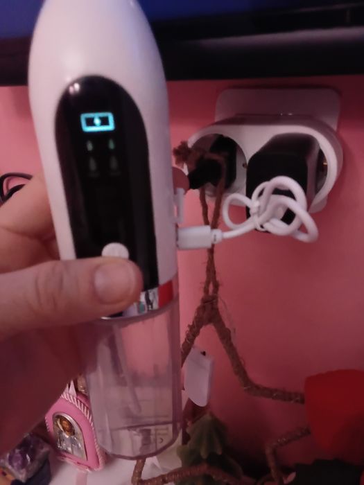 Уред за лице,за почистване на черни точки