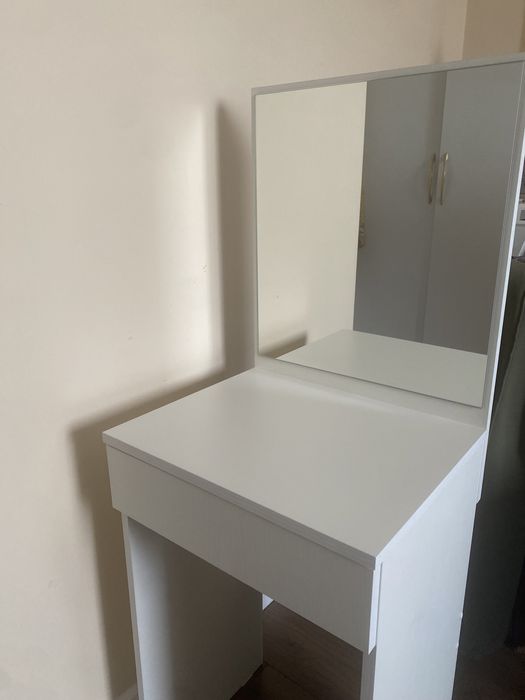 Туалетный столик