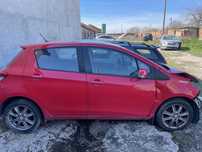 Toyota Yaris 1.3 automat 2013 -на части