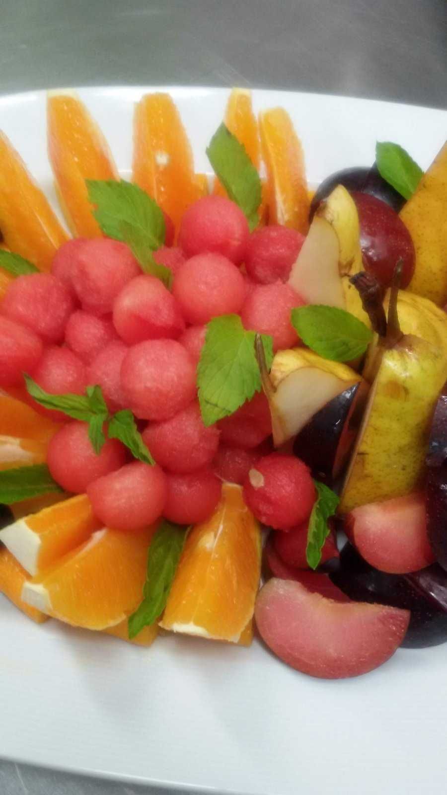 Кетъринг хапки, печене на агнета, кумско пиле, пити за парти и сватба
