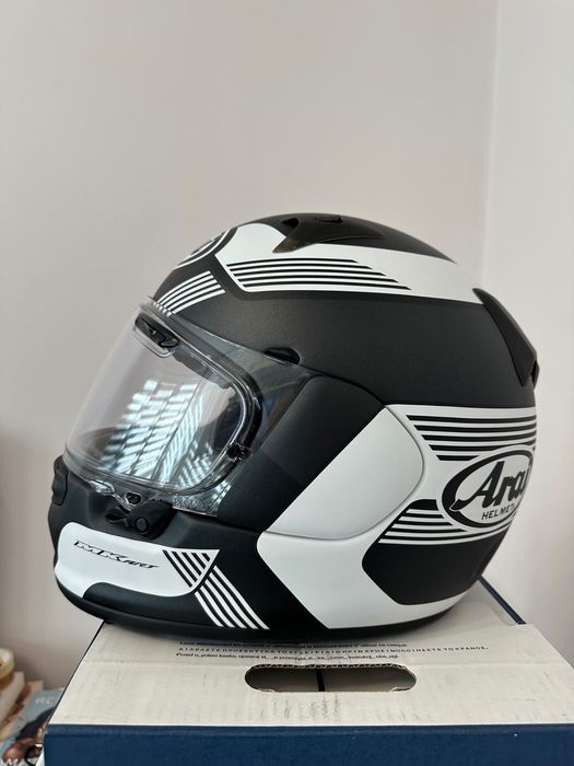 Чисто нова каска Арай , слагана е пробно !