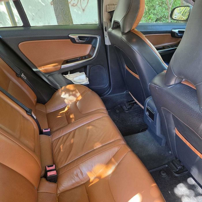 Volvo S60, D3, 163CP, diesel, 2011, Portocaliu