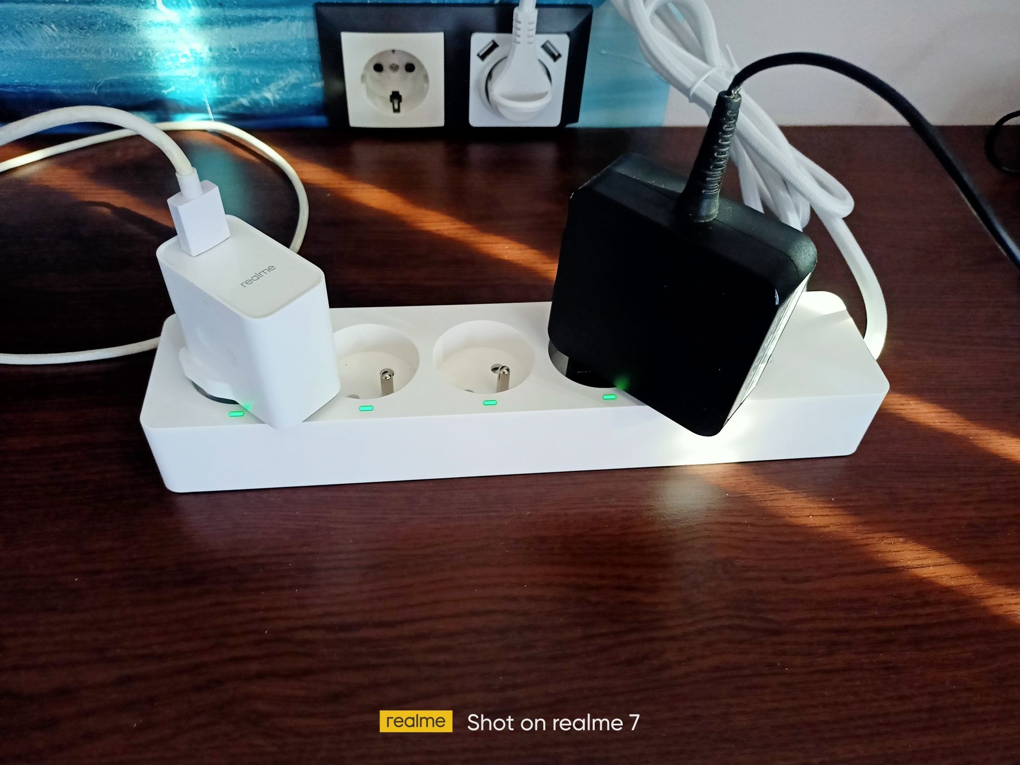 LSC Smart Connect смарт разклонител 4 гнезда