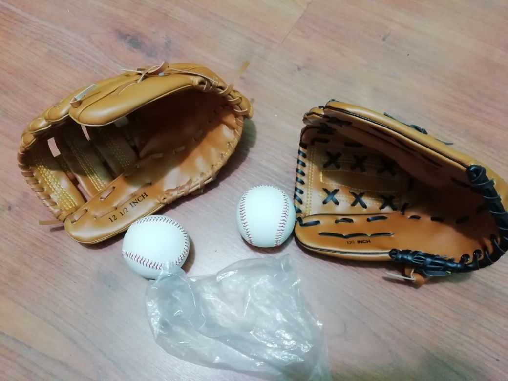 Set mănuși baseball