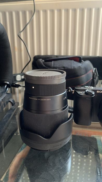 Sony a6400 + sigma 16mm 1.8 + sony 50mm 1.8 mm