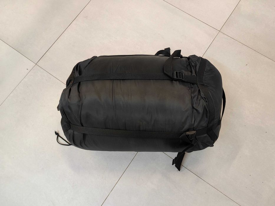 Sac de dormit multi-season temperaturi extreme.