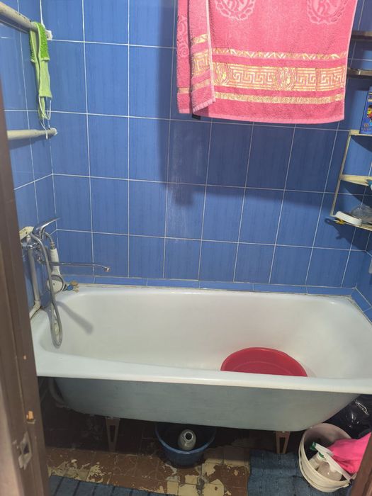 Axmad yugnakiyda 2 xona uy sotiladi