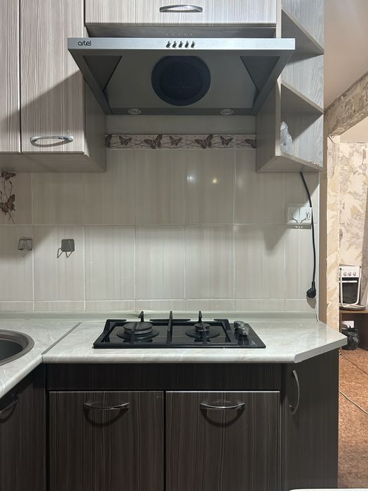 Продам плиту встроенную с вытяжкой