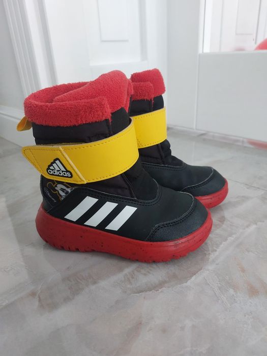 Ghete Adidas nr 25