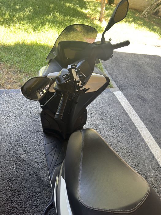 Scuter aprilia SXR 50 2022