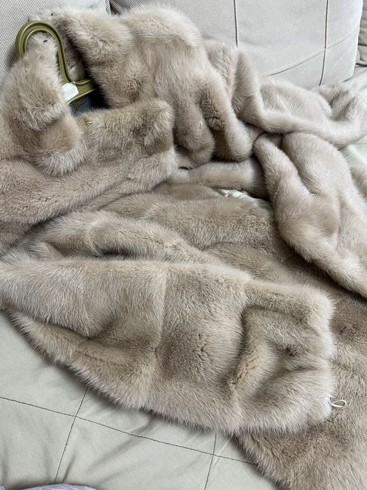 Продам норковую шубу