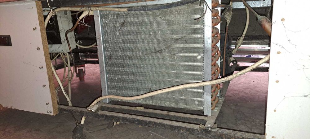 Продава се хладилна витрина "Raffy"