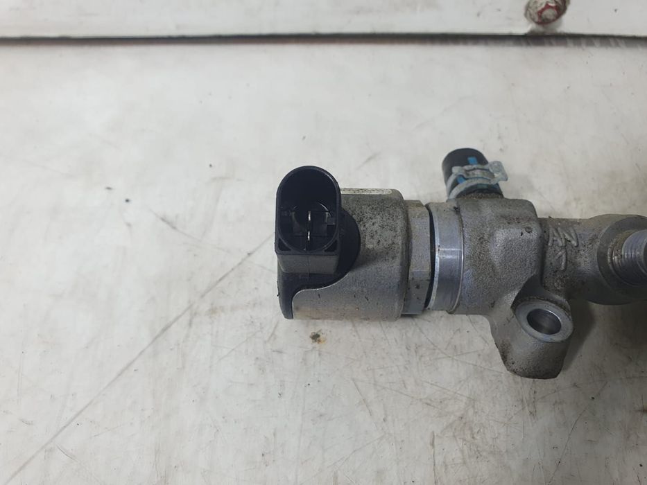 Rampa injectoare 2.0 tdi dtrd dtrb dtra 05l130089h Audi Q3 F3