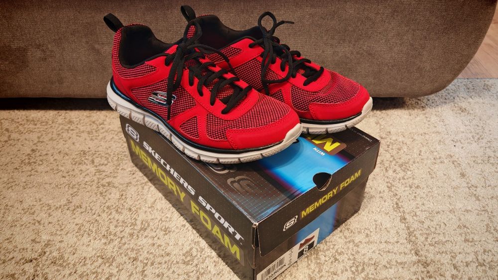 Adidasi Skechers rosu 41