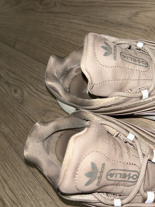 Adidas Ozelia