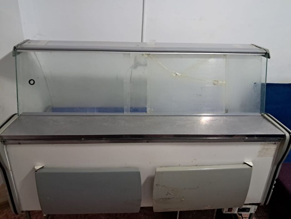 Витринный холодильник. 1.80м - 1.50м