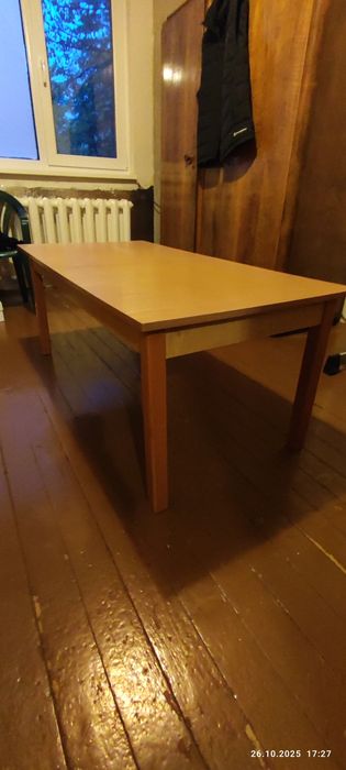 Маса, ПДЧ, крака от дърво - бук