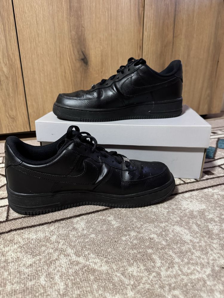 Продавам Nike Air Force 1 ‘’07’’