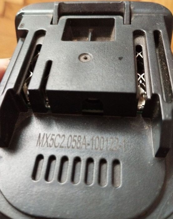 De vânzare un acumulator pentru mini drujba electrica fara fir Pafieo