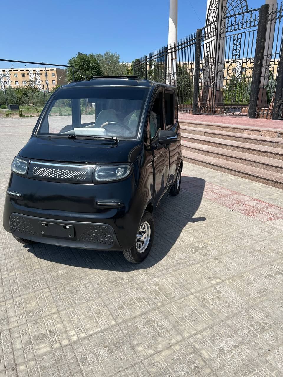 Sotiladi Srochno elektromobil