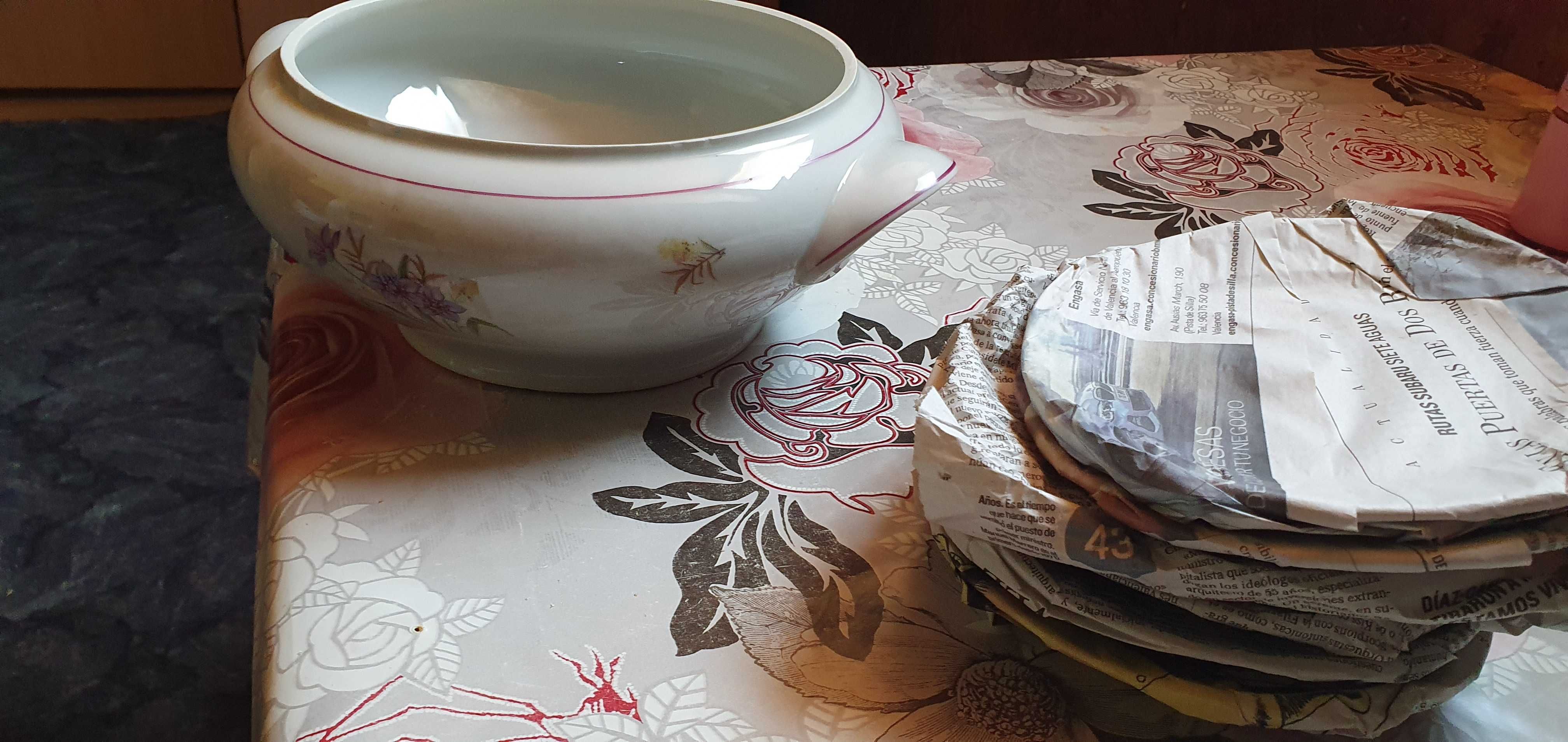 Здравей те продават се чисто нови чинии!!!