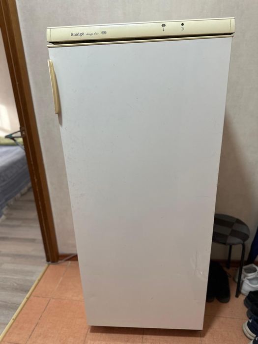 продается холодильник