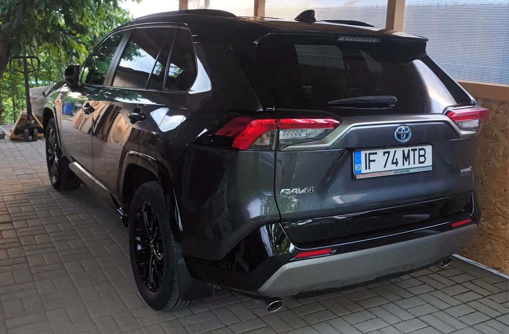 Vând Toyota Rav 4Hibrid