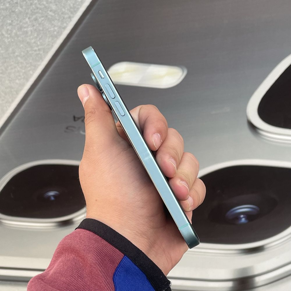Iphone Xr 16 qlingan 128gb srochno sotiladi