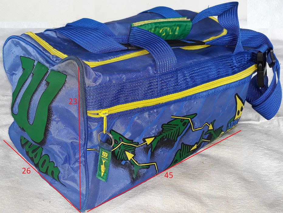 Спортна чанта Wilson. Размери 45 x 26 x 23 см