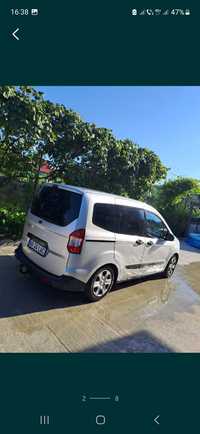 Vând Ford tourneo courier