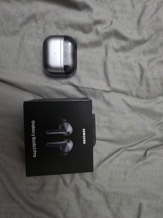 Продам беспроводные наушники Samsung