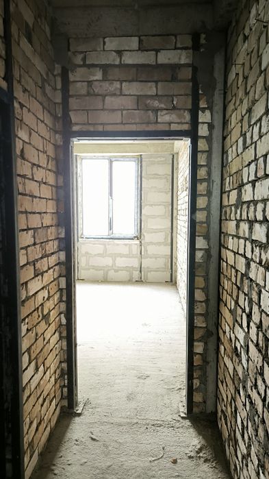 Продается 2х компания квартира Чинобод плаза