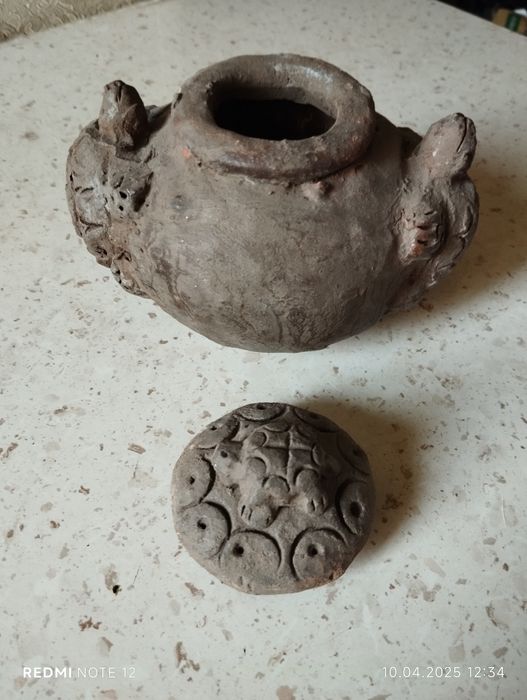 Старые горшочки,тяжелые