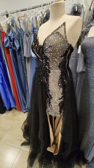 Блестяща Бална Рокля