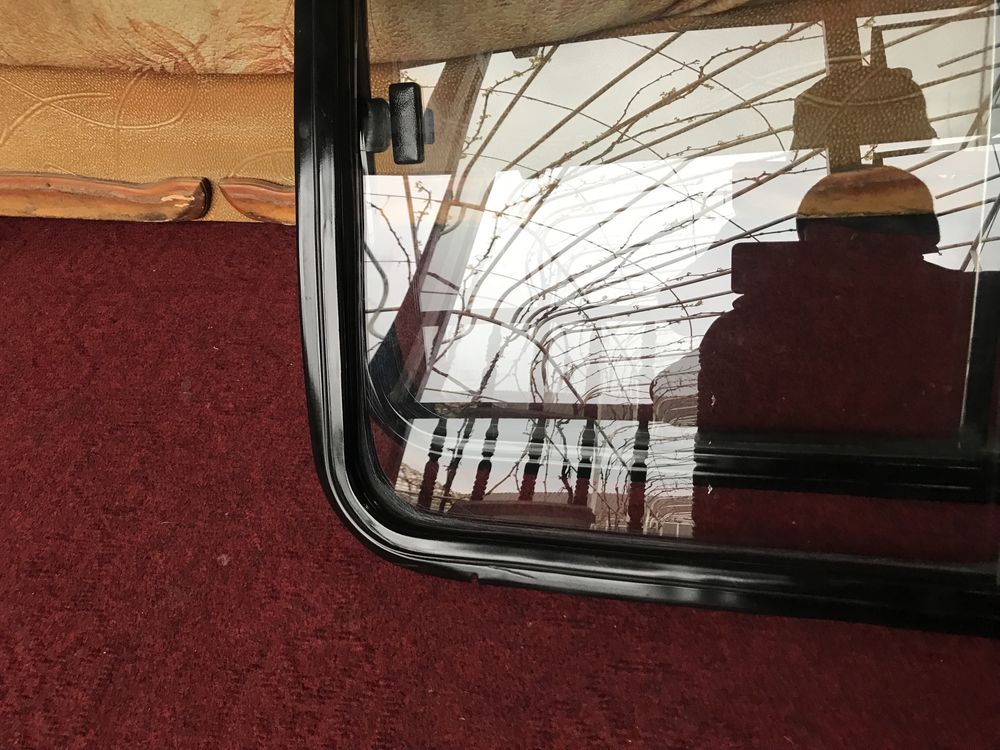 Damas urta oynlar sotladi yangi holata shu rasmdagi