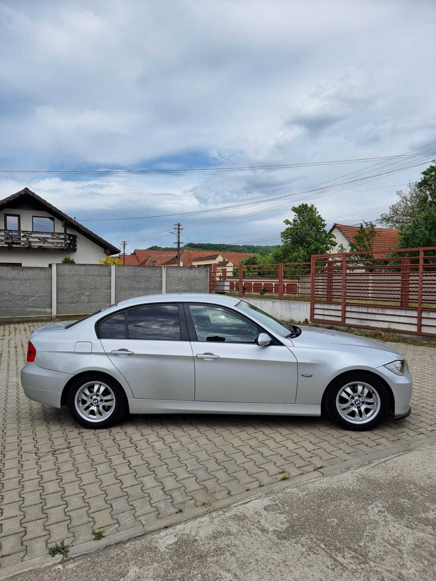 BMW Seria 3 320i