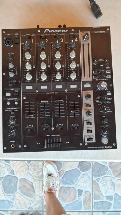Mixer Pioneer DJM-750