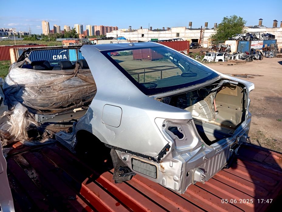 Задняя часть Toyota Camry 40