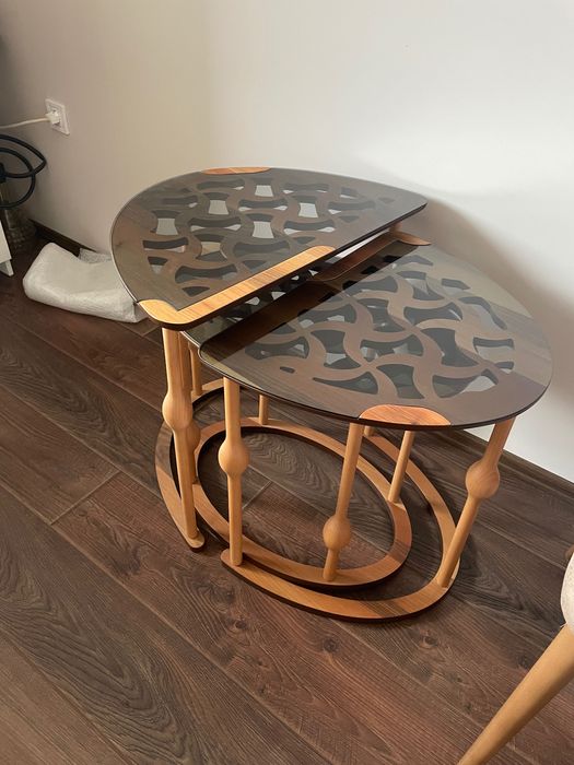 Три помощни маси