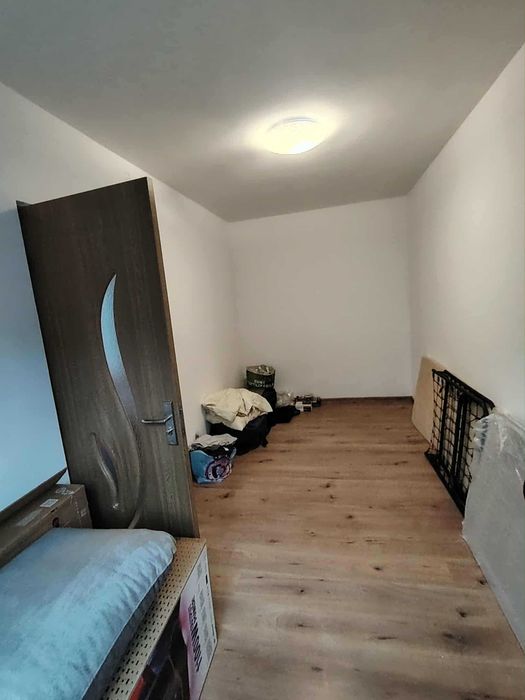Vînd apartament 2 camere (strada Milcov nr.112)