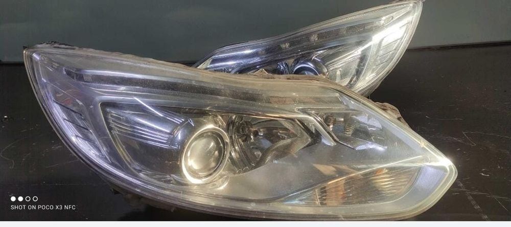 Far Stanga Dreapta Ford Focus 3 Facelift cu XENON European