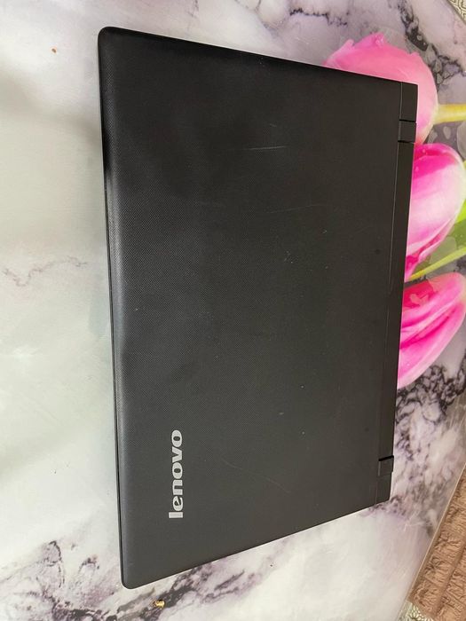 Продам ноутбук lenovo сумка мышка в комплекте