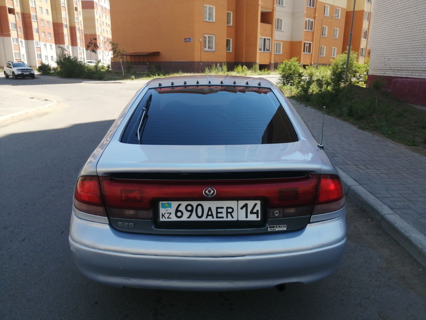 Mazda 626 ge Cronos