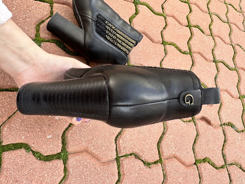 Botine Guess cu pietricele