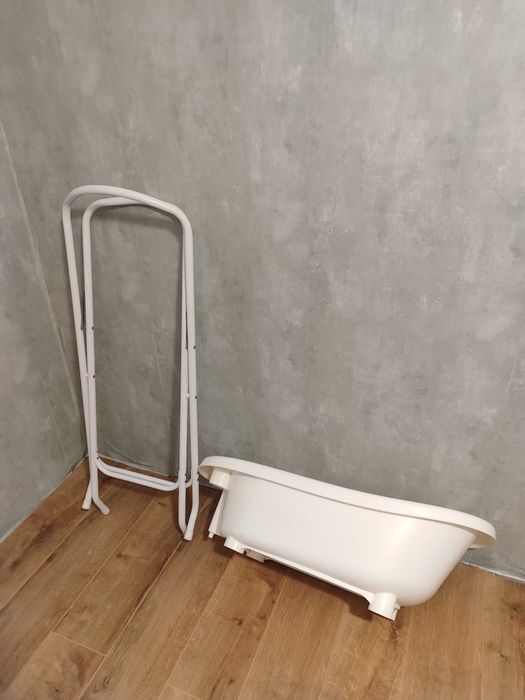 Бебешко корито/ваничка със стойка