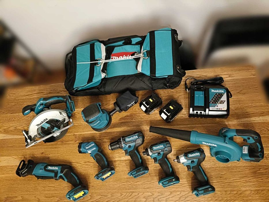Set Makita cu 8 Scule (USA)