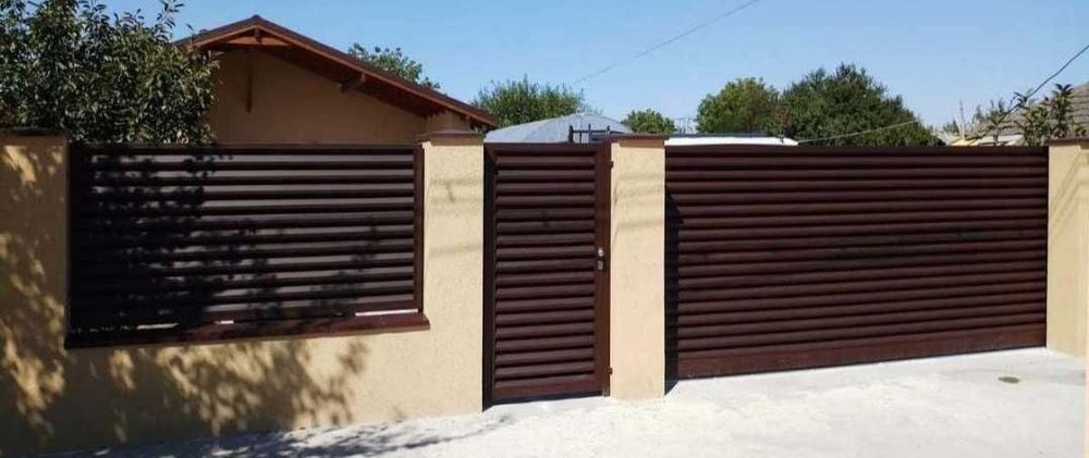 Garduri tip jaluzea sau șapcă metalica etc.